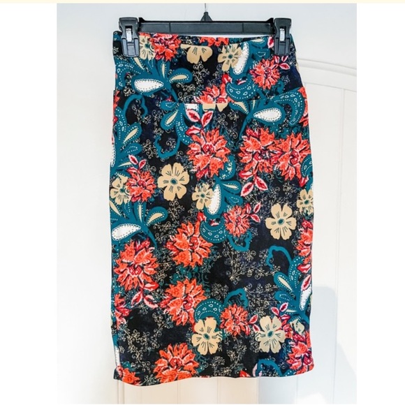 LuLaRoe Cassie Pencil Skirt - Picture 1 of 5